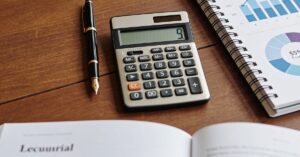Zarobki nauczycieli 2026: aktualne stawki i pensja nauczyciela w 2026